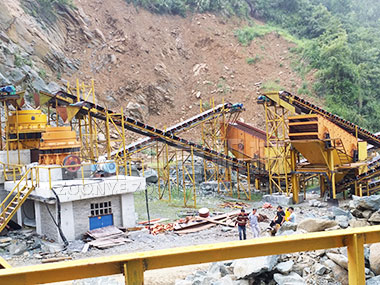 贵州引进年产60万吨移动破碎站轻松解决建筑垃圾处理难题